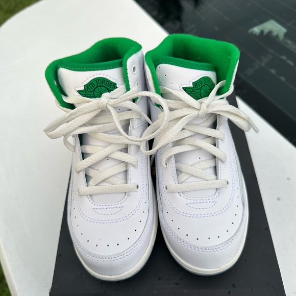 White and green Jordan 2s - Picture 6 of 8